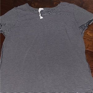 Lululemon Love Crewneck T-Shirt Black and White Striped Size 10
